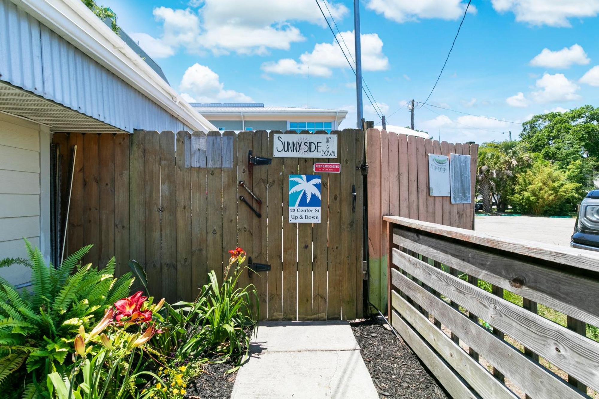 23 Center St - Sunny Side Down - Downstairs Apartment Folly Beach Εξωτερικό φωτογραφία